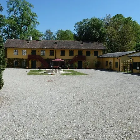 Schloss Klafterbrunn منزل للإقامة *
